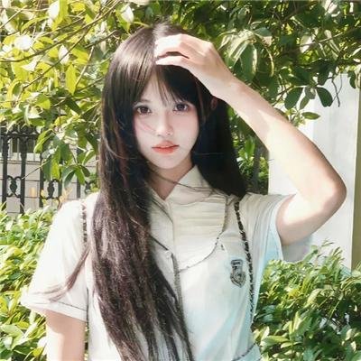 红衣小女孩