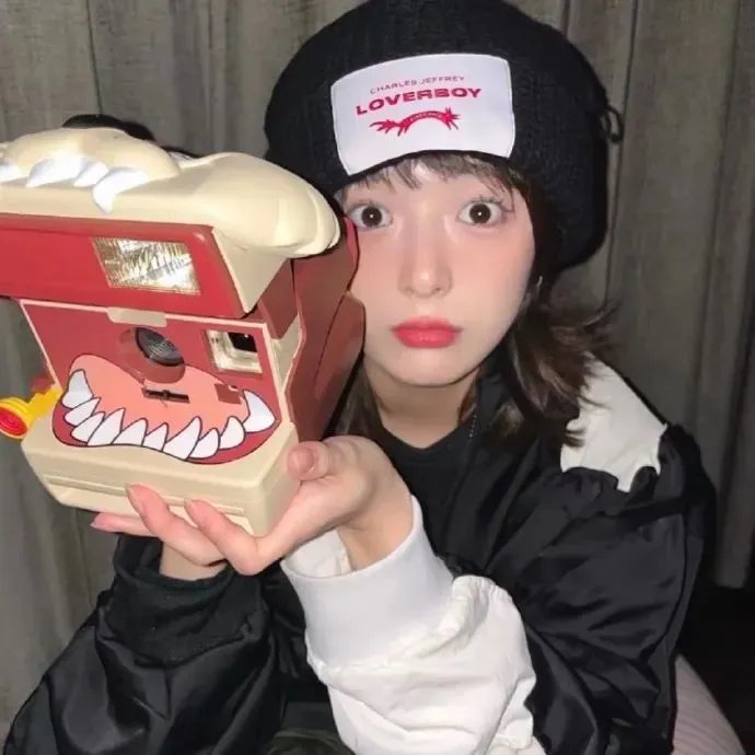 红粉妖魔